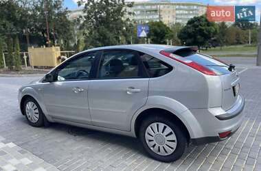 Хэтчбек Ford Focus 2006 в 