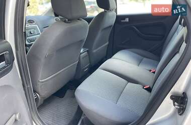 Хэтчбек Ford Focus 2006 в 