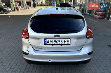 Хэтчбек Ford Focus 2015 в 
