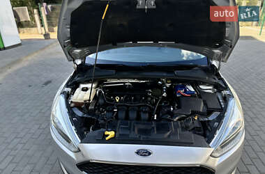 Хэтчбек Ford Focus 2015 в 