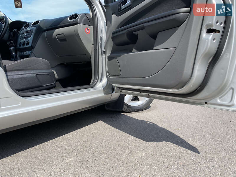 Хэтчбек Ford Focus 2010 в Тернополе
