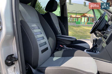 Хэтчбек Ford Focus 2010 в 