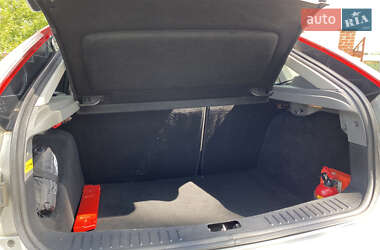 Хэтчбек Ford Focus 2010 в 