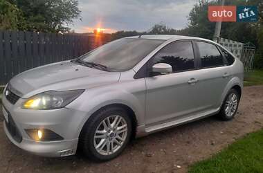 Хэтчбек Ford Focus 2010 в 