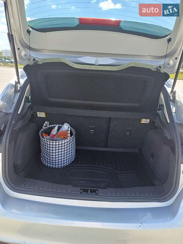 Хэтчбек Ford Focus 2015 в Коростене