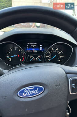 Хэтчбек Ford Focus 2015 в 