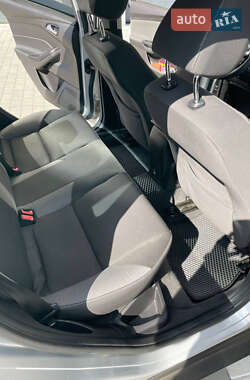 Седан Ford Focus 2012 в 
