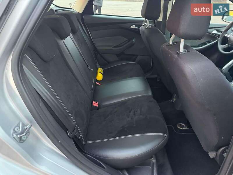 Хэтчбек Ford Focus 2011 в Ужгороде