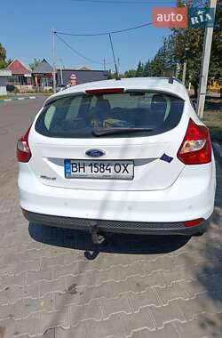 Хэтчбек Ford Focus 2011 в 