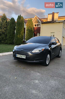 Хэтчбек Ford Focus 2015 в 