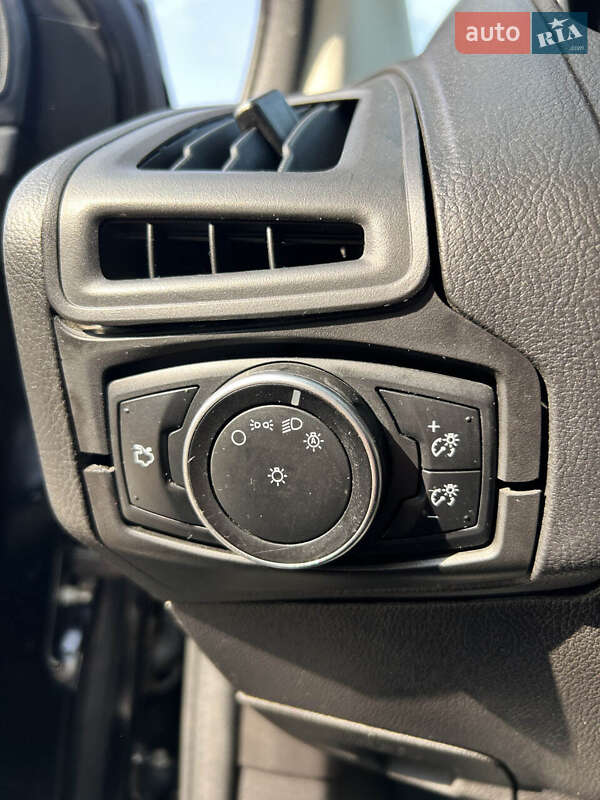 Седан Ford Focus 2015 в Сумах
