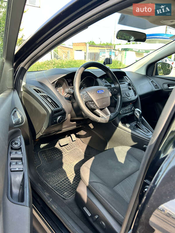 Седан Ford Focus 2015 в Сумах