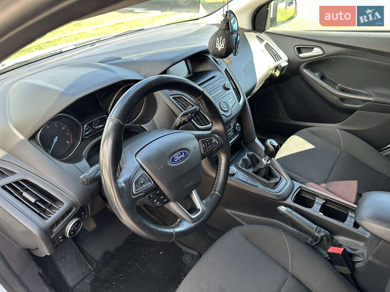 Хэтчбек Ford Focus 2015 в Харькове