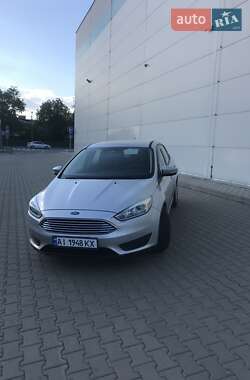 Седан Ford Focus 2015 в 
