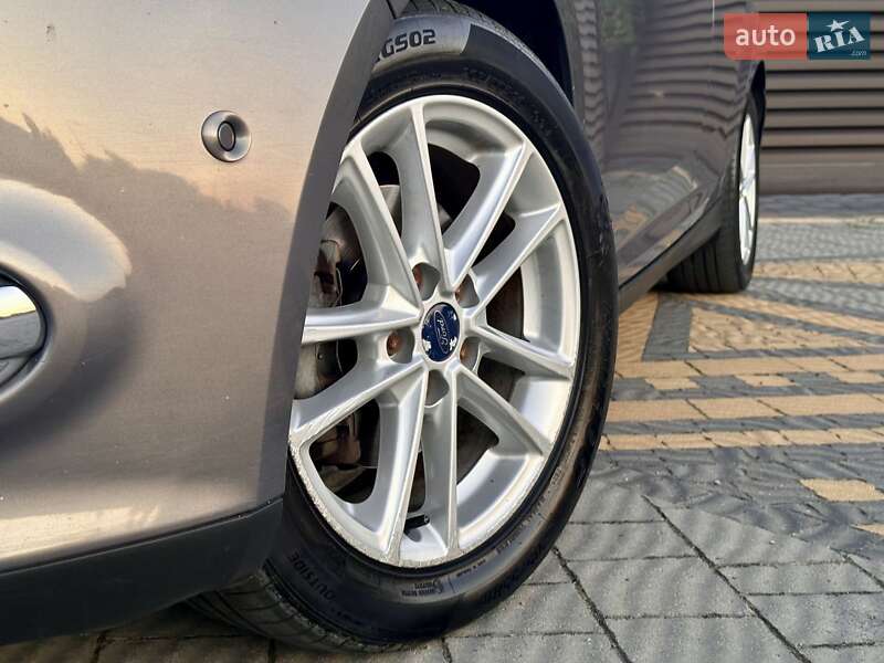 Хэтчбек Ford Focus 2012 в Стрые