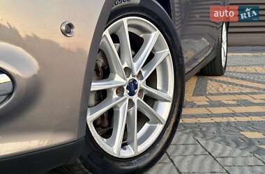 Хэтчбек Ford Focus 2012 в 