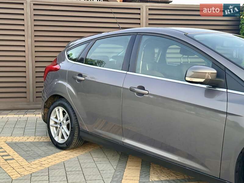 Хэтчбек Ford Focus 2012 в Стрые