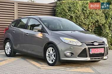 Хэтчбек Ford Focus 2012 в 