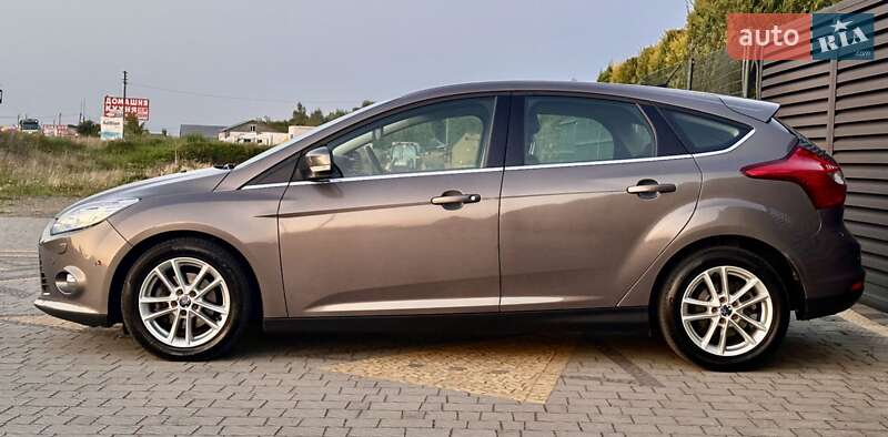Хэтчбек Ford Focus 2012 в Стрые