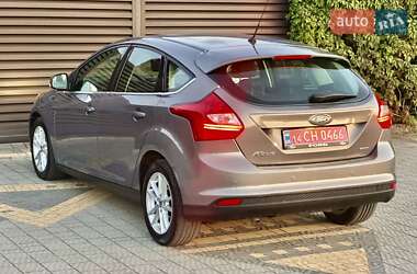 Хэтчбек Ford Focus 2012 в 