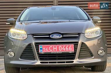 Хэтчбек Ford Focus 2012 в 