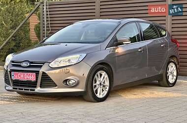 Хэтчбек Ford Focus 2012 в 