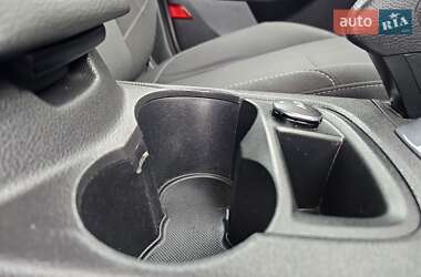 Хэтчбек Ford Focus 2012 в 