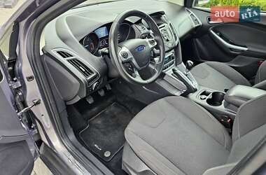 Хэтчбек Ford Focus 2012 в 