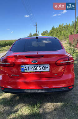 Седан Ford Focus 2015 в 