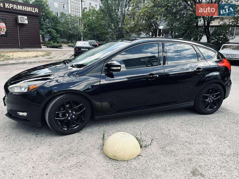 Хетчбек Ford Focus 2016 в 