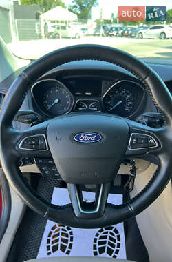 Хэтчбек Ford Focus 2015 в 