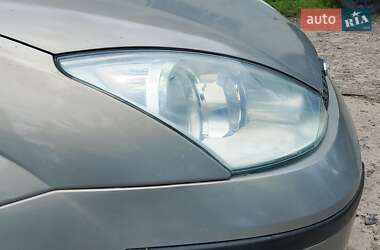 Седан Ford Focus 2004 в 