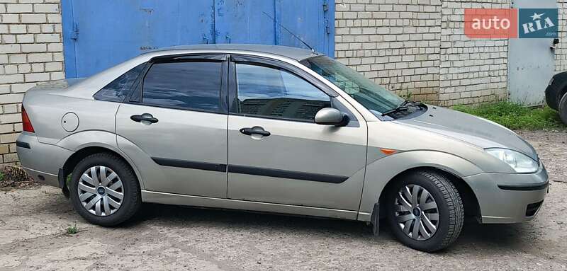 Седан Ford Focus 2004 в 