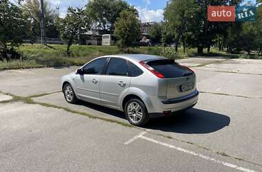 Хэтчбек Ford Focus 2006 в 