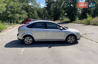 Хэтчбек Ford Focus 2006 в 