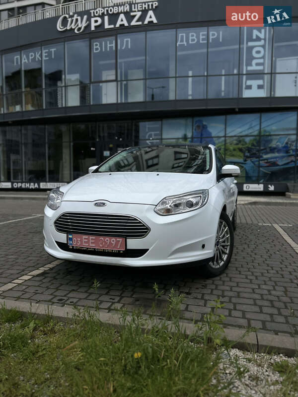 Хэтчбек Ford Focus 2013 в Ивано-Франковске