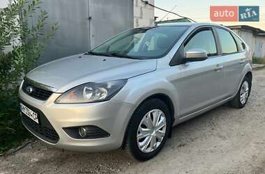 Хэтчбек Ford Focus 2011 в 