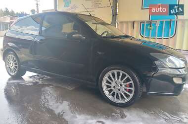Хэтчбек Ford Focus 2000 в 