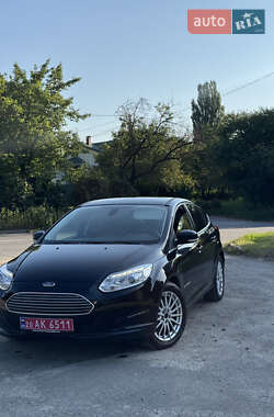 Хэтчбек Ford Focus 2013 в 