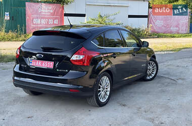 Хэтчбек Ford Focus 2013 в 