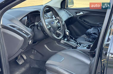 Хэтчбек Ford Focus 2013 в 