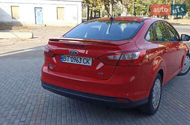 Седан Ford Focus 2011 в 