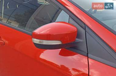 Седан Ford Focus 2011 в 
