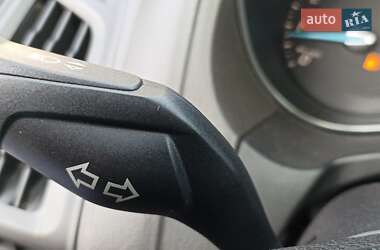 Седан Ford Focus 2011 в 