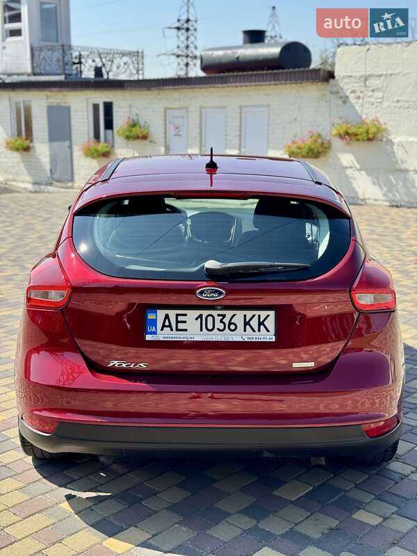 Хэтчбек Ford Focus 2016 в Днепре