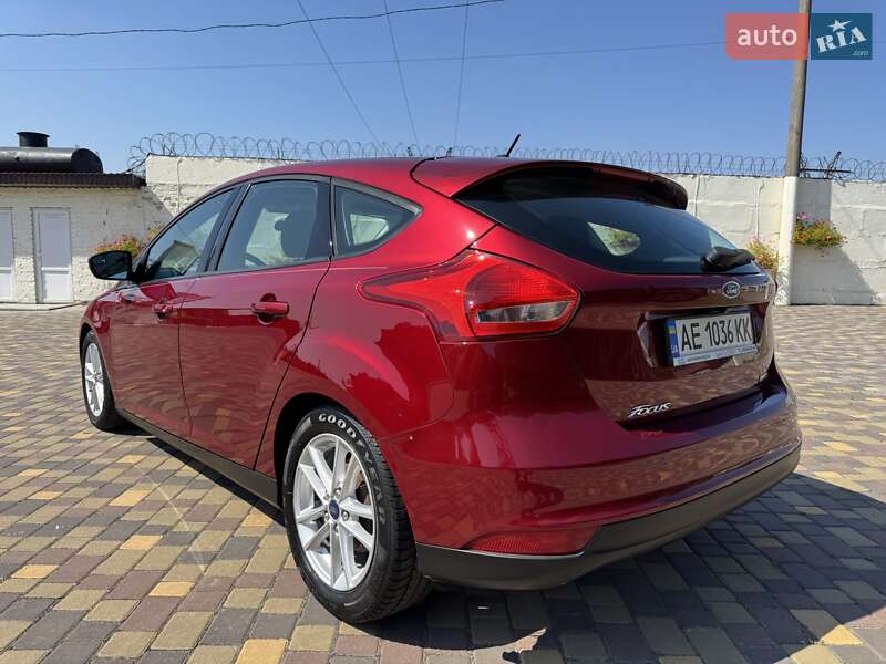 Хэтчбек Ford Focus 2016 в Днепре