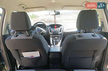 Хэтчбек Ford Focus 2013 в 
