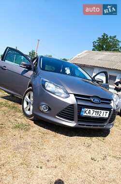 Хэтчбек Ford Focus 2013 в 