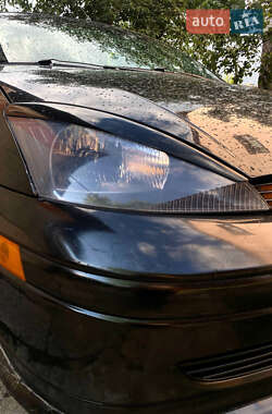 Седан Ford Focus 2000 в 
