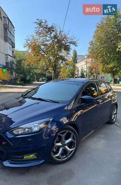 Хэтчбек Ford Focus 2016 в 